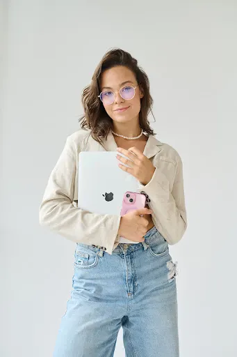 Hey!Day Szkoła Językowa Online - Julia Brzozowska Świątek